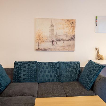 Spacious 1 Bed Apartment With Workspace, Coffee & Free Secure Parking Birmingham Exteriör bild