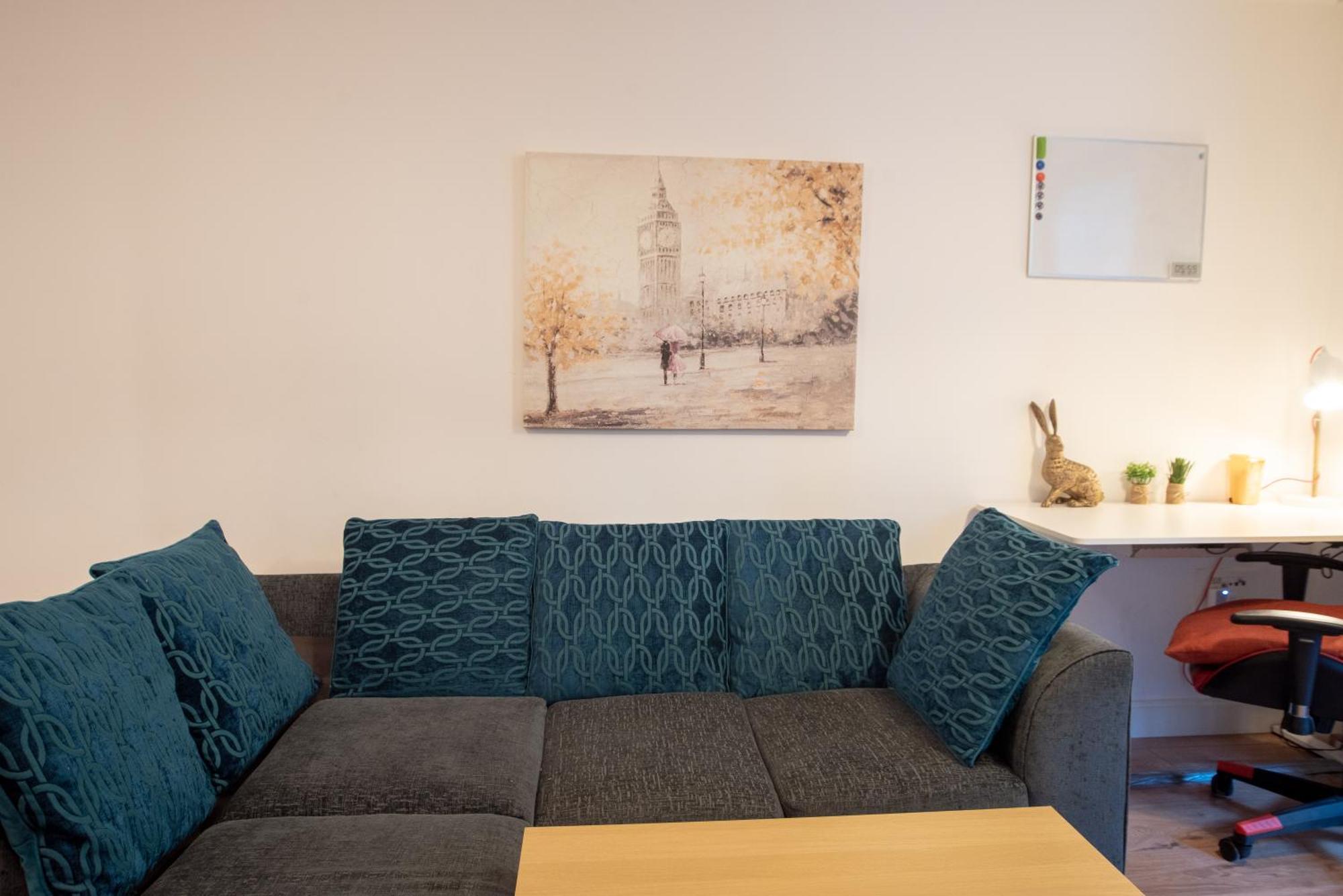 Spacious 1 Bed Apartment With Workspace, Coffee & Free Secure Parking Birmingham Exteriör bild
