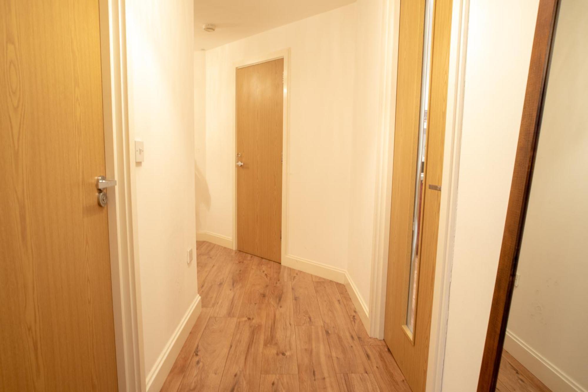 Spacious 1 Bed Apartment With Workspace, Coffee & Free Secure Parking Birmingham Exteriör bild
