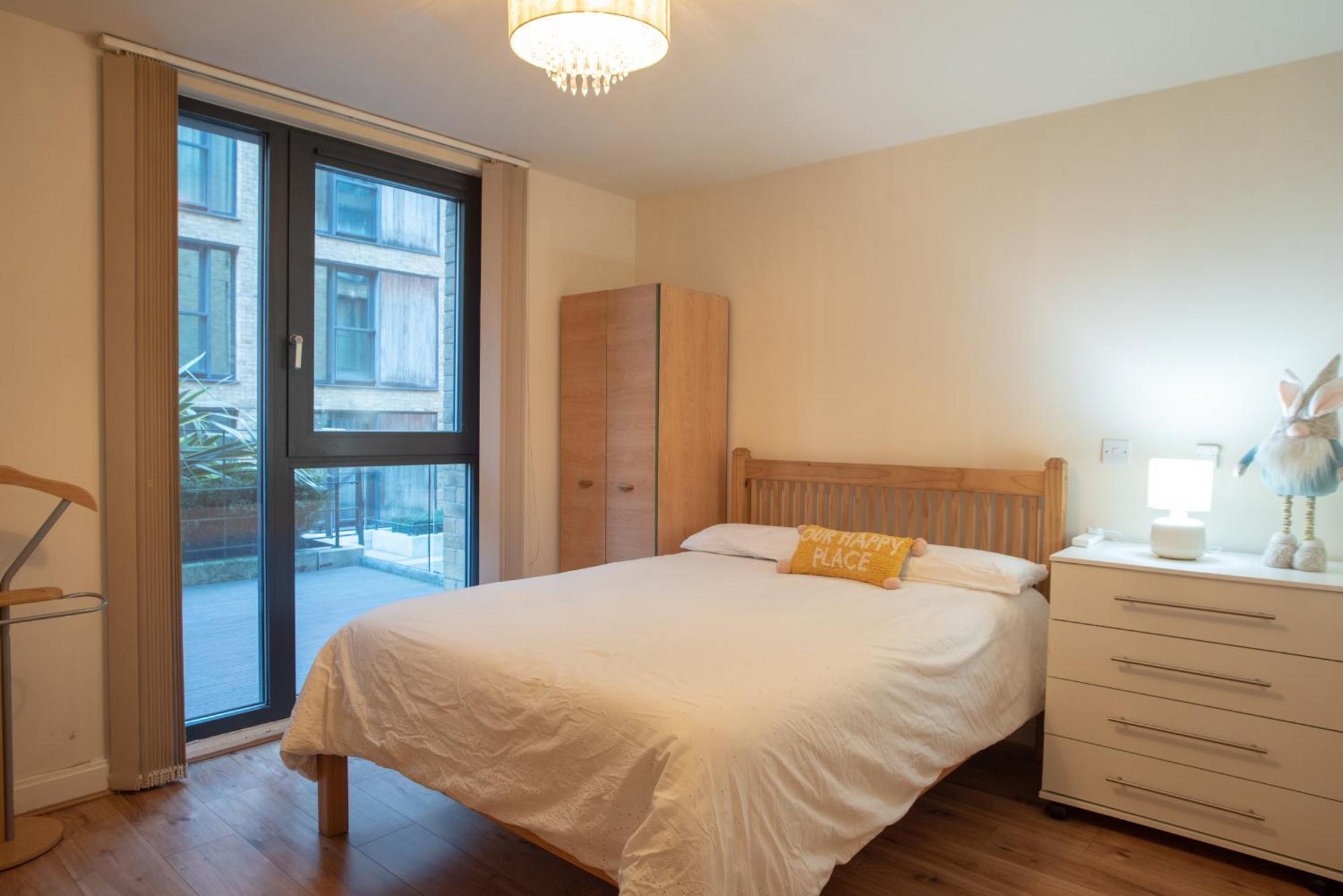 Spacious 1 Bed Apartment With Workspace, Coffee & Free Secure Parking Birmingham Exteriör bild