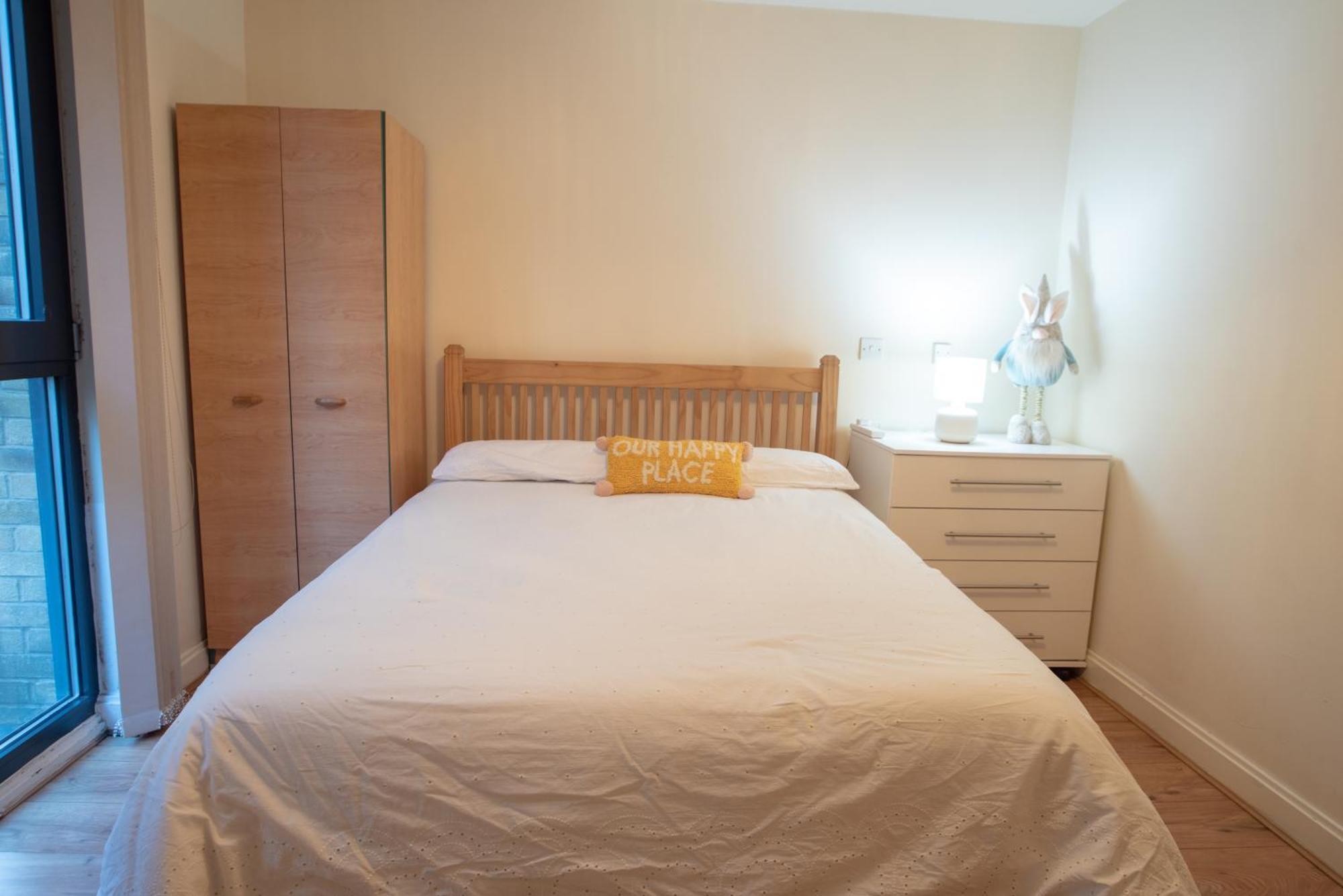 Spacious 1 Bed Apartment With Workspace, Coffee & Free Secure Parking Birmingham Exteriör bild