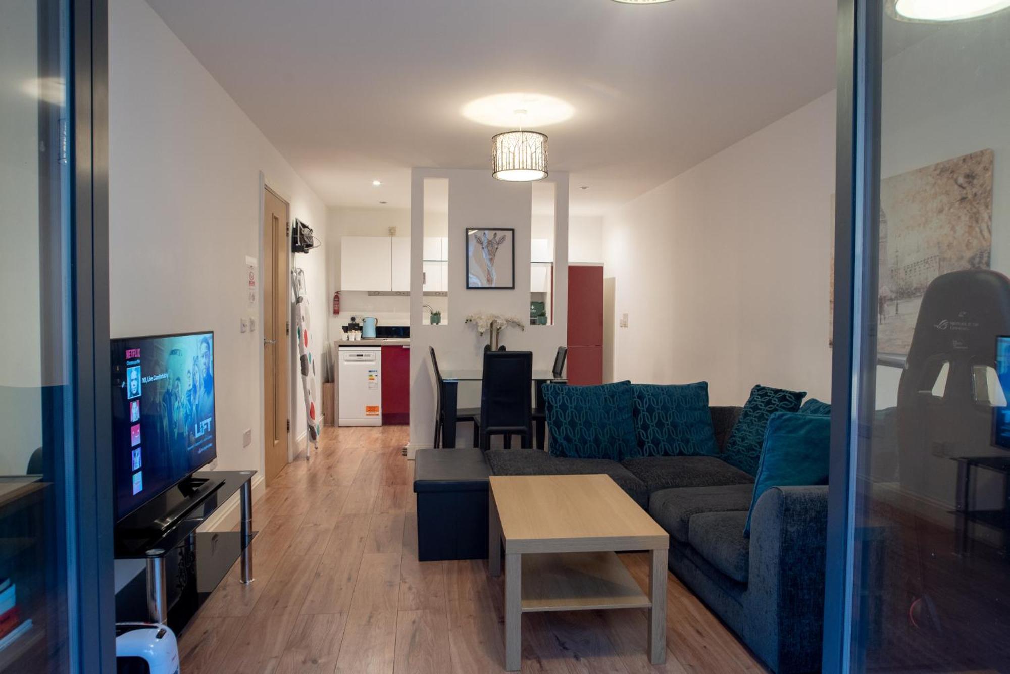 Spacious 1 Bed Apartment With Workspace, Coffee & Free Secure Parking Birmingham Exteriör bild